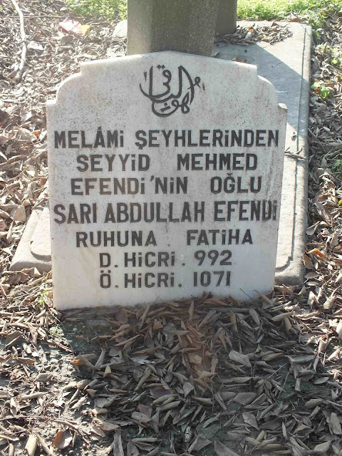 Sarı Abdullah Efendi mezar taşı