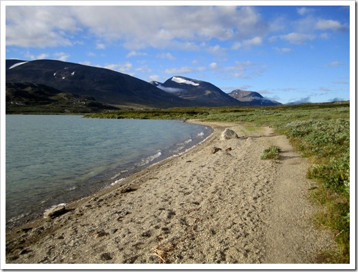 Tänk om hela sträckan kynde bli som denna nyss avklarade bit på stranden. Det är så sjukt härligt här.