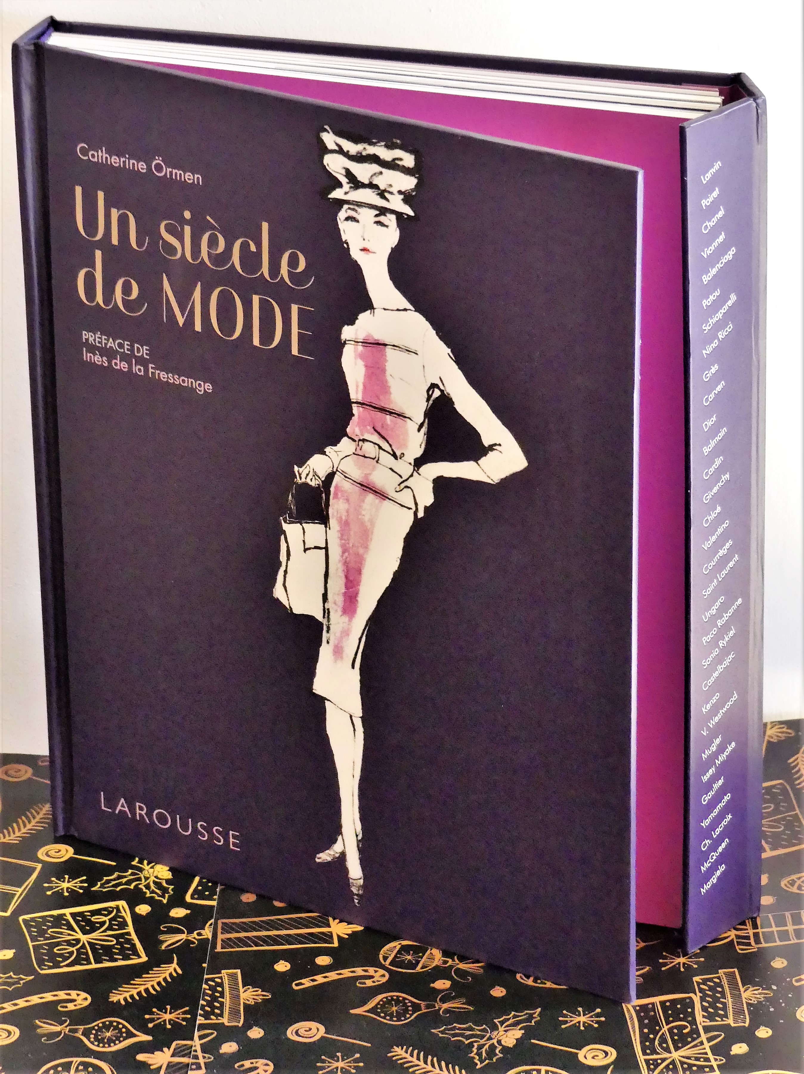 Livre, un siècle de Mode aux Editions Larousse - DAME SKARLETTE