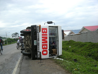 Bimbo bread truck overturned, Honduras