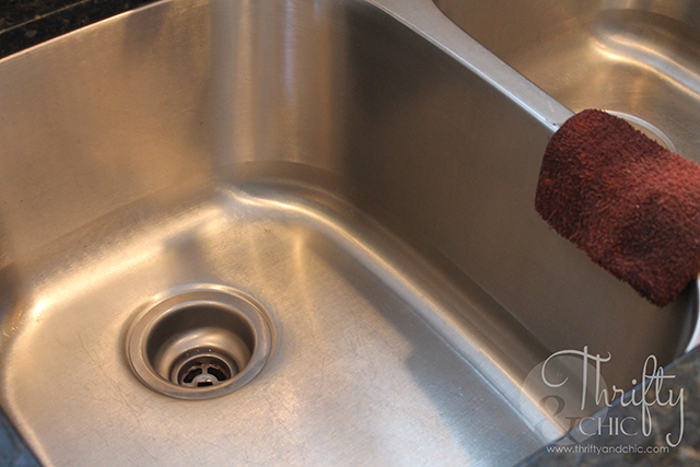 How to use natural ingredients to clean your stainless steel sink and make it shine!