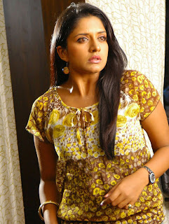 Vimala Raman Hot