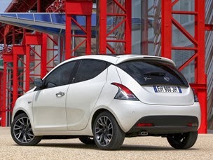 Lancia-Ypsilon_2012_1600x1200_wallpaper_2b
