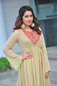 Rashi Khanna new glamorous photos-thumbnail-16