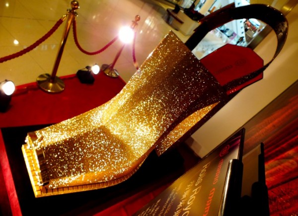 rolls royce, shoes, design, diamonds, international shoe design competition, 2012, guinness world records, high heel, chris lu, chinese