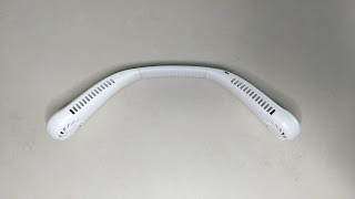 Flexible neckband that can be "straightened"