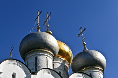 Moscou  Monastère de Novodiévitchi Coupoles de la Cathédrale de la Vierge de Smolensk