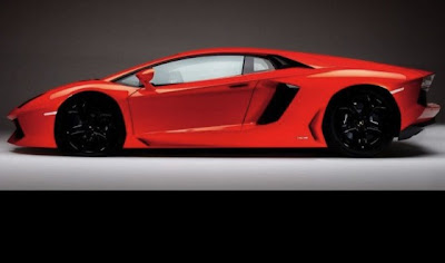 lamborghini-aventador-lp700-4-side