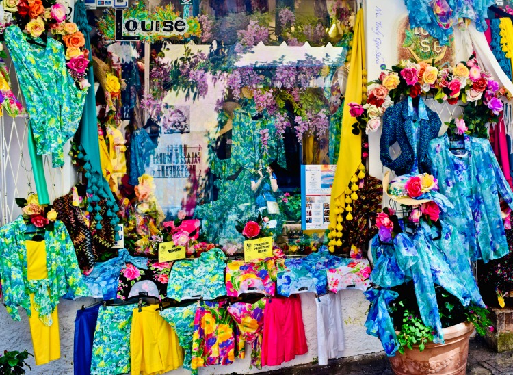 Are you seduced by a charming storefront? This one is in Positano, Italy | Ms. Toody Goo Shoes