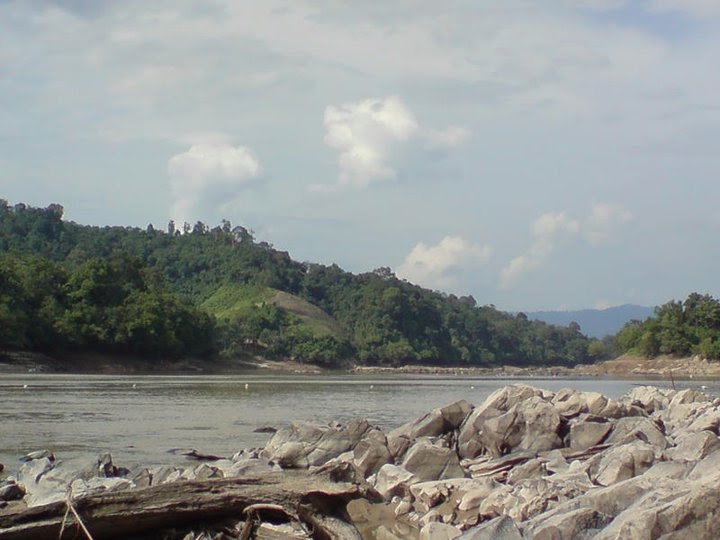 Iban Kapit= Versi Bahasa Iban: Sungai Batang Rajang jauh amai surut