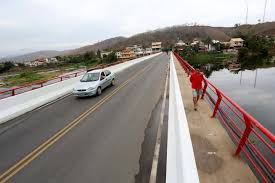 Jovem sofre acidente na ponte em Cardoso Moreira