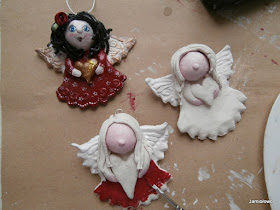podmalowane figurki aniołków