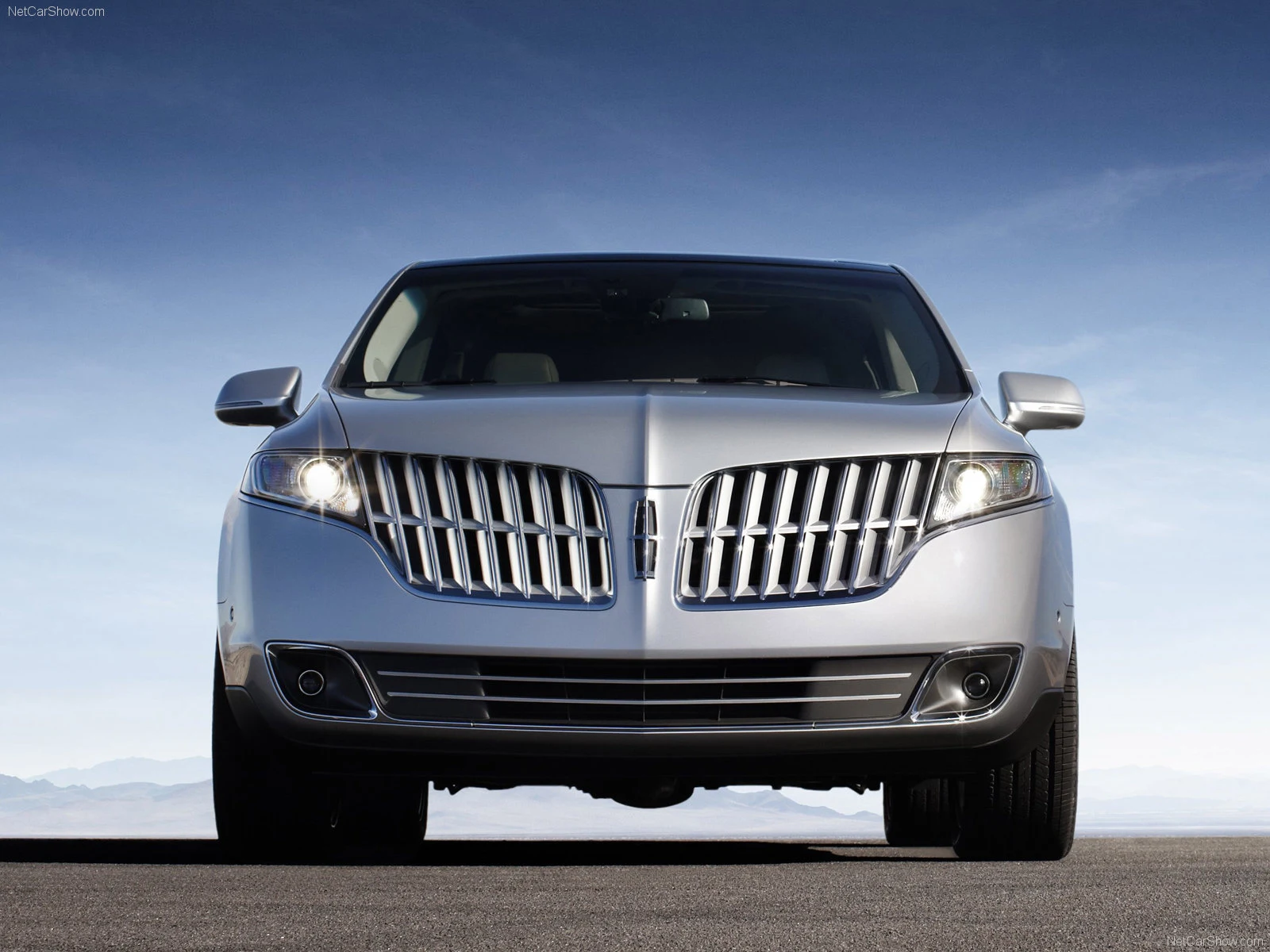 Hình ảnh xe ô tô Lincoln MKT 2010 & nội ngoại thất