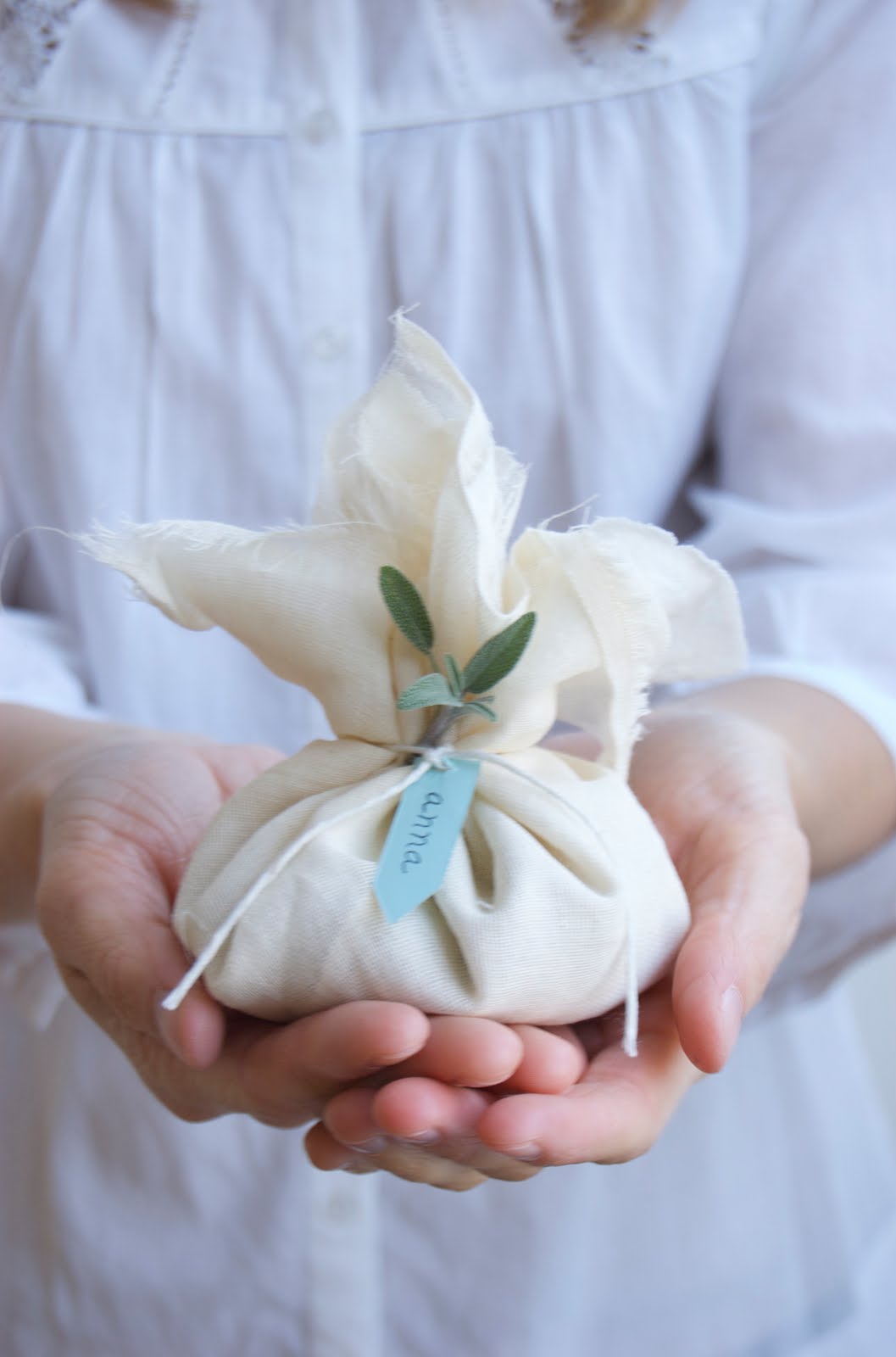 tropical centerpieces weddings