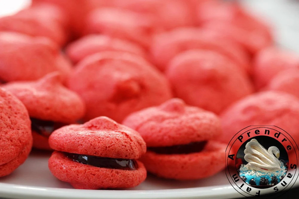 Macarons toupies aux cerises