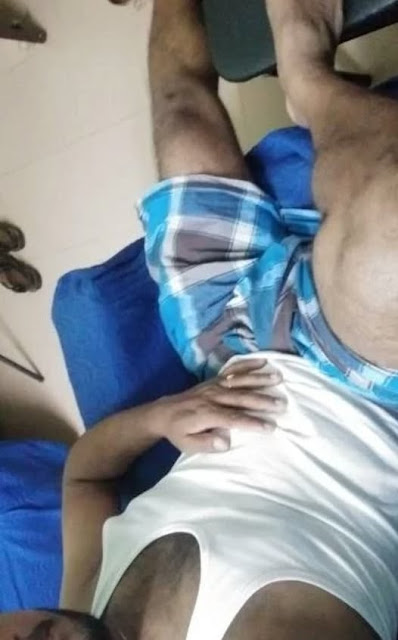 Indian Men in Lungi - Folding Lungi above Knees - Strong Thighs