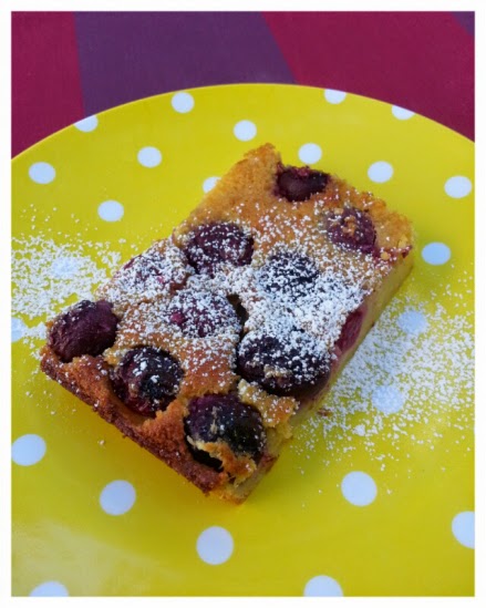 http://toulemondencuisine.wordpress.com/2014/06/23/recette-clafoutis-aux-cerises/