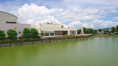 粟ヶ池バイパスと粟ヶ池大橋(富田林市)