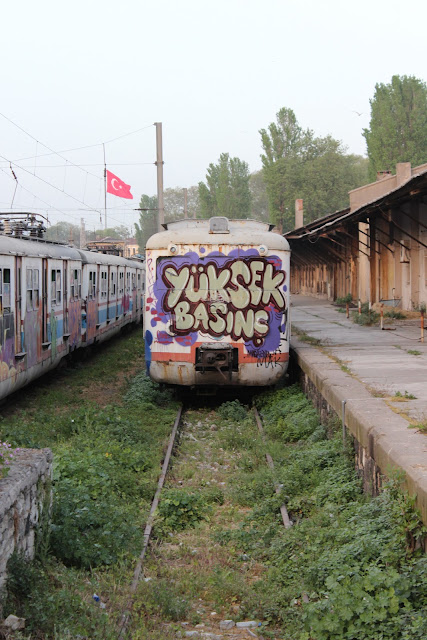 Sirkeci tren garı  graffiti tren 