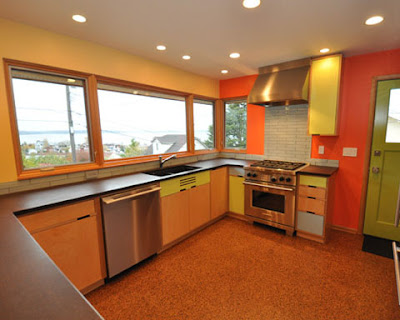 renovasi dapur dengan jendela yang nyaman