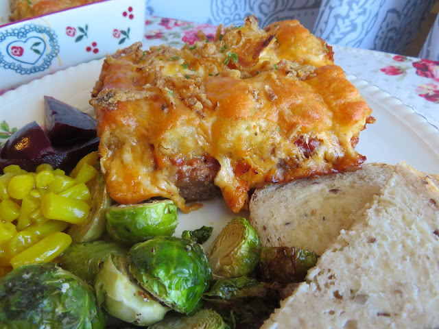 Cheesy Tater Tot Meatloaf Casserole