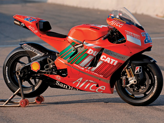 146 0804 01 z%252BmotoGP rides%252Bducati desmosedici GP7 Motogp Ducati