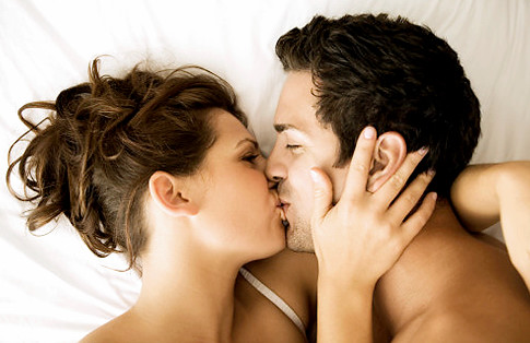 kissing images of couples. Valentine#39;s Day Smooch