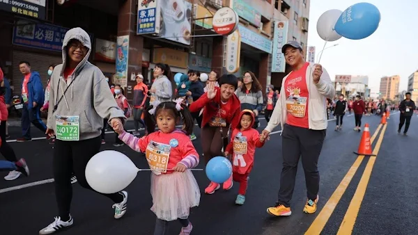 ▲鹿港馬拉松與綠能結合，成為呼應永續發展理念的典範。（記者林明佑翻攝）