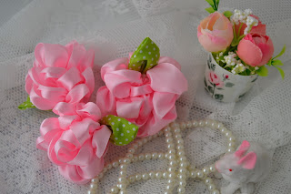 17 melhores ideias sobre Flores De Cetim no Pinterest Flor de fita 