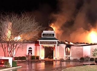 SUBHANALLAH..!! Masjid Texas Kebakaran dan Warga AS Melakukan Ini