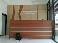 Desain Interior Semarang - Meja + Partisi Untuk 24 Staff, Front Desk, Back Panel, Font Perusahaan Dan Conference Table 