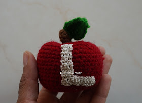 free crochet apple amigurumi pattern, free crochet alphabet motif patterns