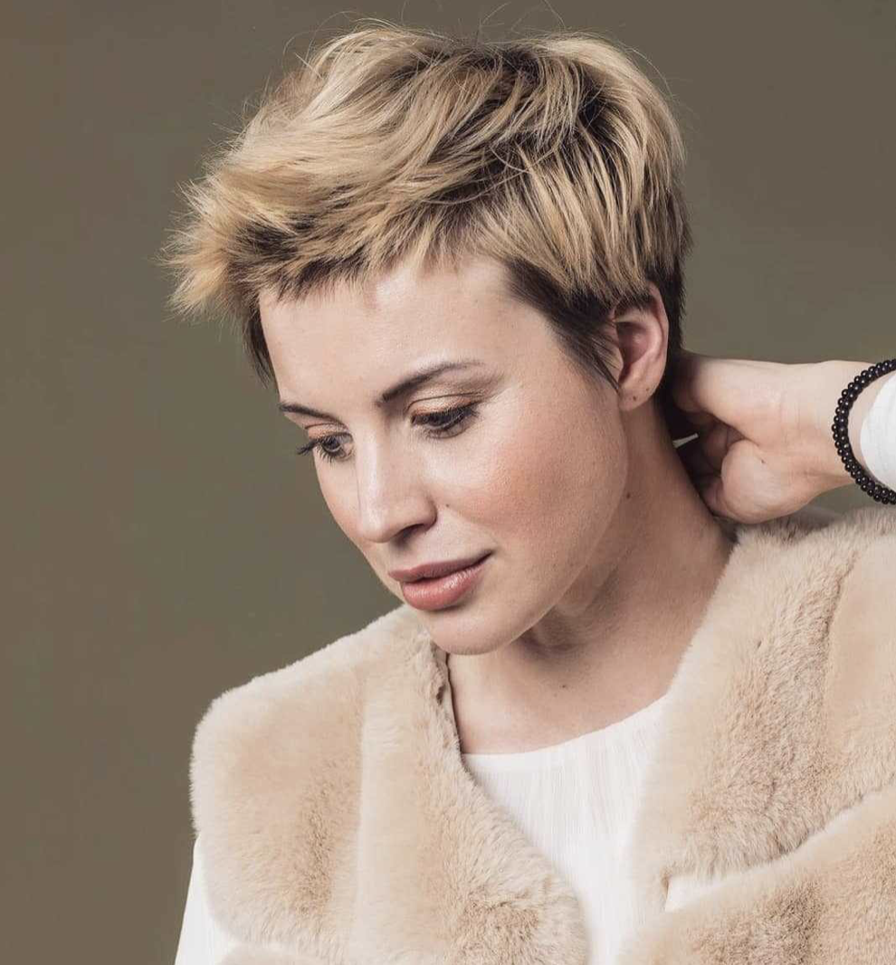 a pixie bob haircut