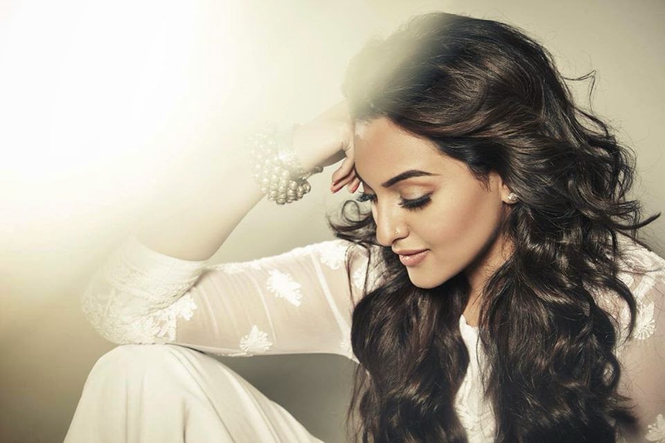 Sonakshi Sinha HD wallpapers Free Download