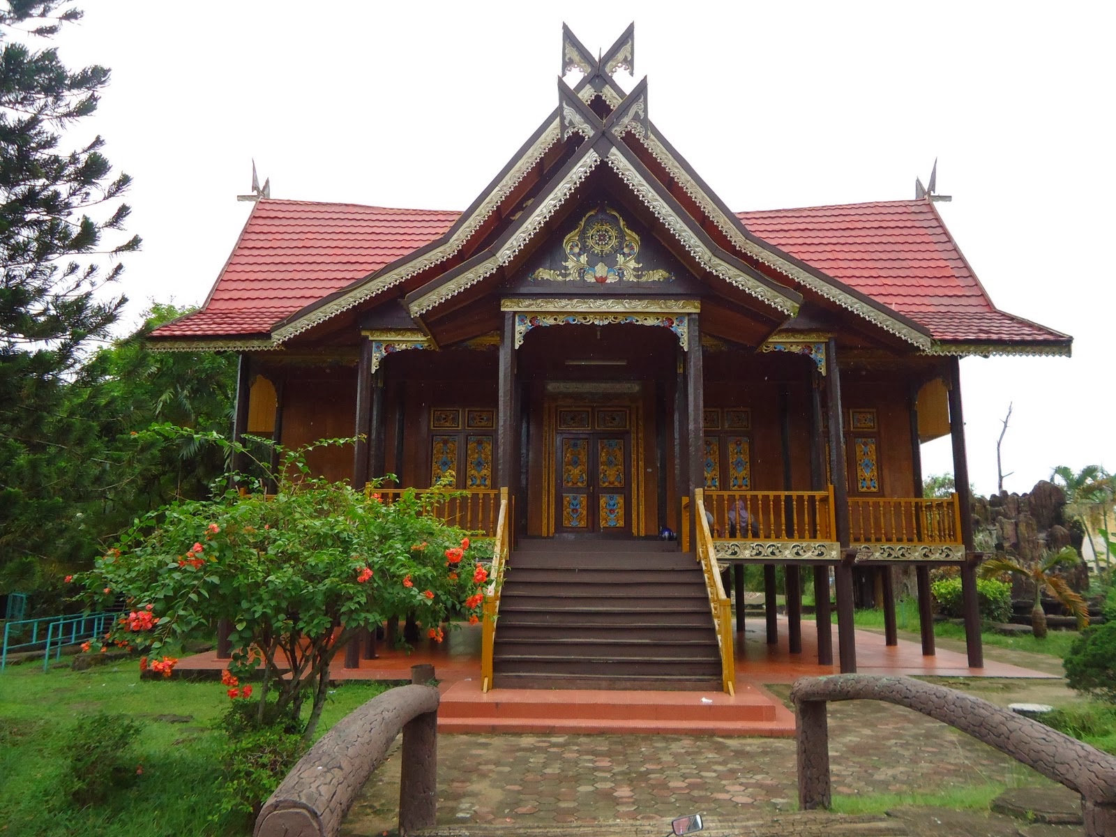 Gambar Rumah Adat Jambi