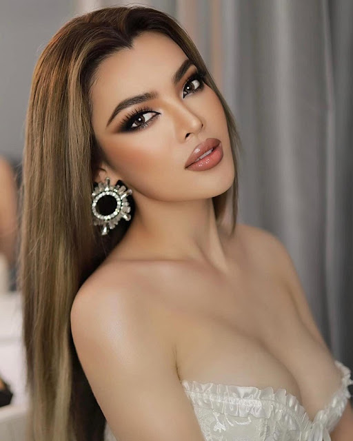 Selena Truong – Beautiful Vietnam Transgender Model