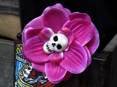 Skull and flower, Cruce, livorno