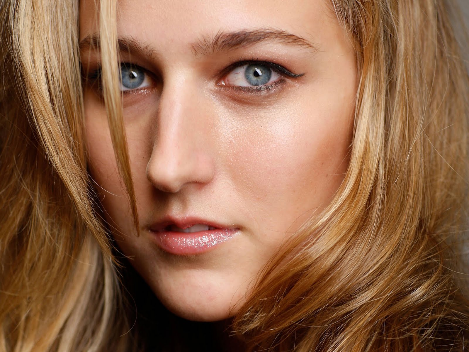 Leelee Sobieski - Images