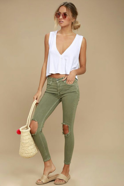 Free-style-skinny-olive-jeans-white-top