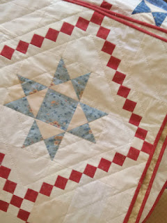 Martha's Star quilt: QuiltBee