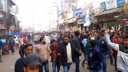 বিএনপির মিছিল থেকে ককটেল বিস্ফোরণ, যানবাহন ভাঙচুর