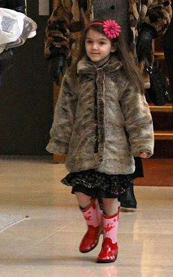 Katie Holmes and Suri Cruise shopping in Vancouver