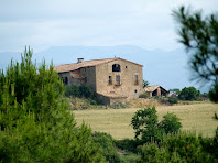 Aproximació fotogràfica a Torrebadella des del Pla de la Sal