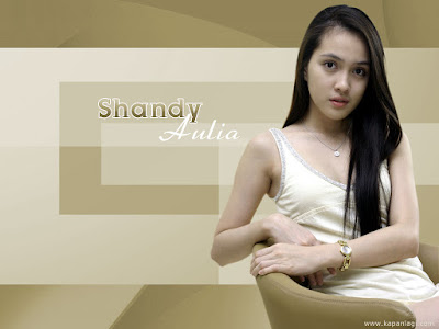 Shandy Aulia Wallpaper