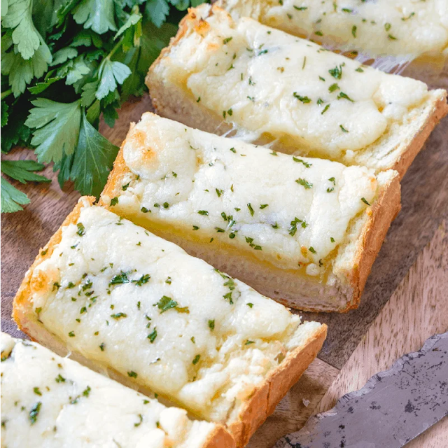 Easy Cheese Garlic Bread : Indulge in Irresistible Flavor