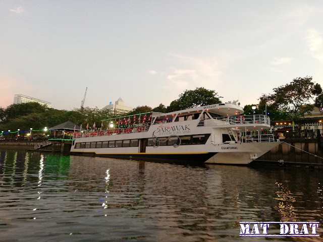 Signature Sunset Cruise - Sarawak River Cruise