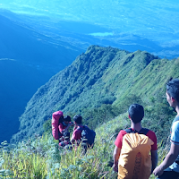 Berburu Indahnya Sunrise Di Puncak Gunung Bismo