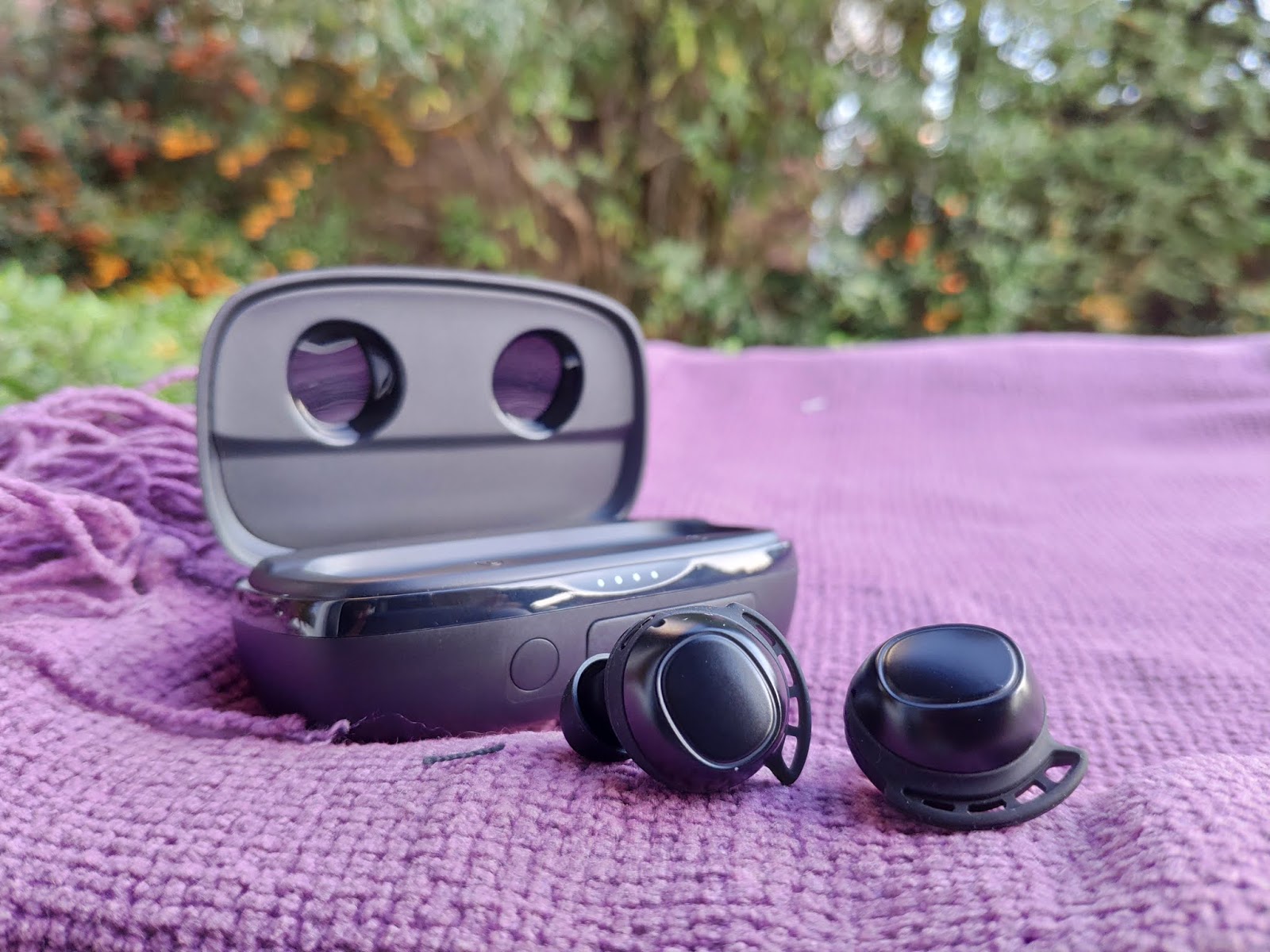 Mpow M30 Plus Review Earbuds With Ear Wings and Charging Case Powerbank Gadget Explained Reviews Gadgets Electronics Tech