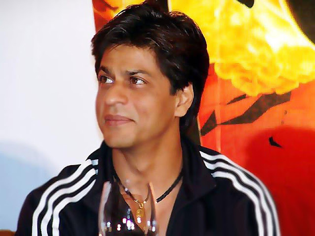 Shahrukh Khan Smiling Wallpaper