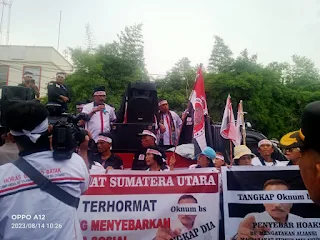 HBB Menggelar Aksi Damai Di Depan Polrestabes Medan